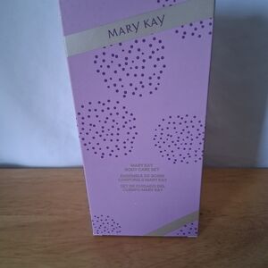 Mary Kay Body Care Set in Lavender